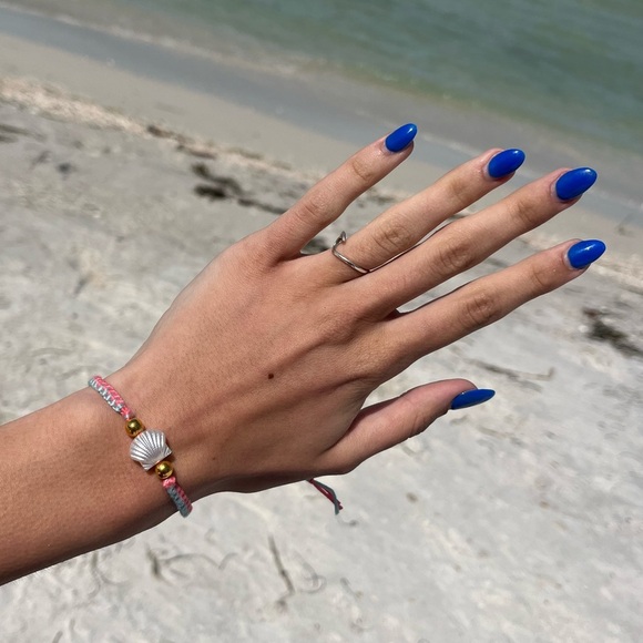 Handmade woven pink and blue zipper bracelet with pearl shell bead - Picture 3 of 7